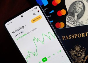 7 Apps That Let You Access Your Paycheck Early - Ranked